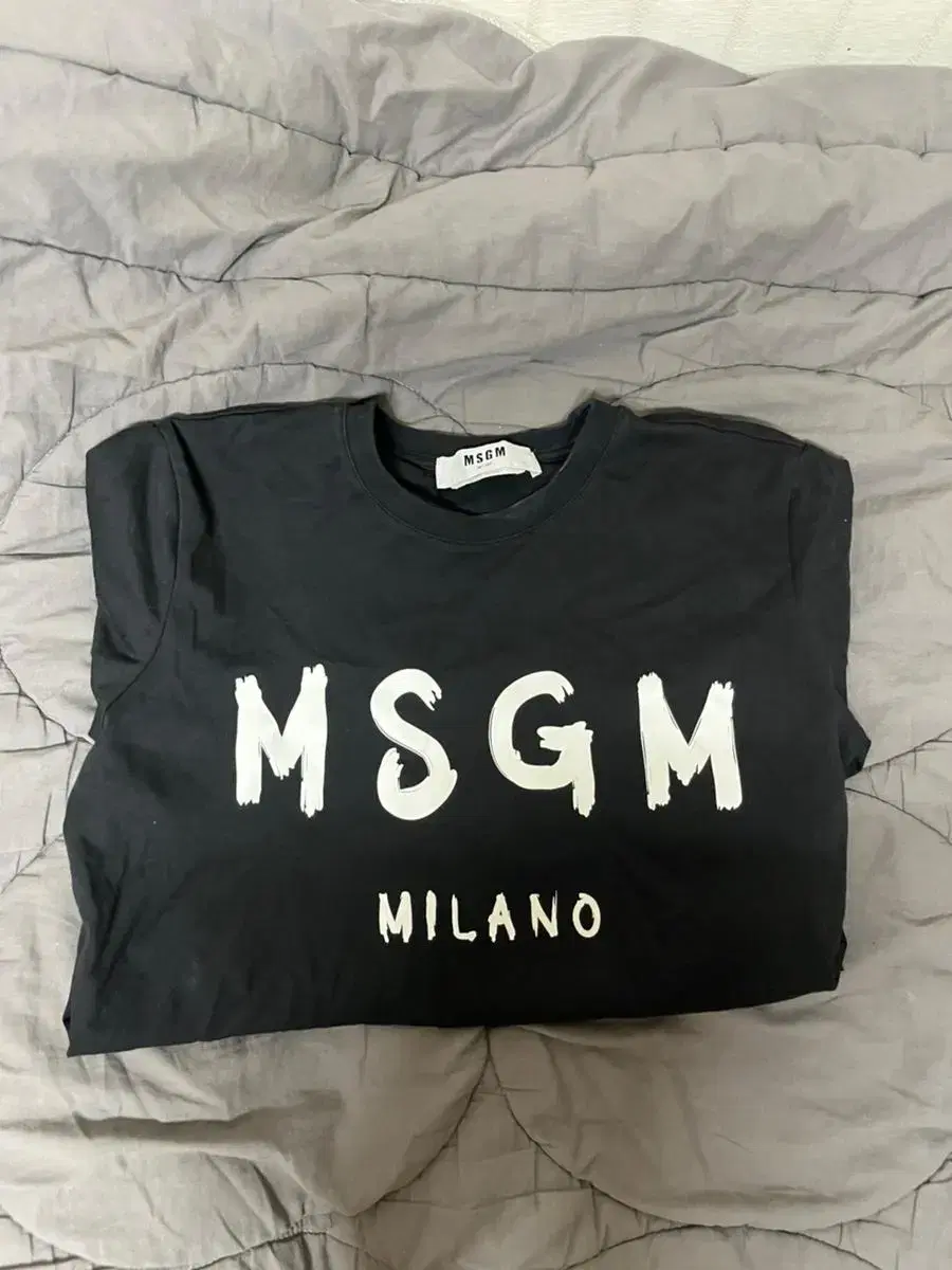 msgm 반팔티 L